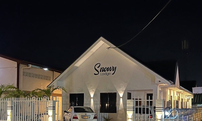 Paramaribo Apartamento | Fully airconditioned & luxurious apartments – Discover Snowy Lodge – Streetview!