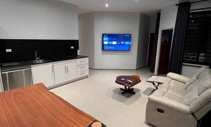 Paramaribo Apartamento | Fully airconditioned & luxurious apartments – Snowy Lodge – Garden View!