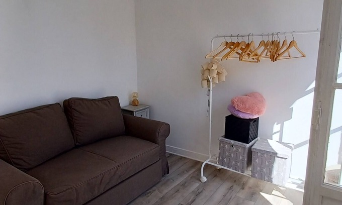 Le Rouret Apartamento | Fully-equipped 2-room apartment with 50m2 semi-covered terrace.