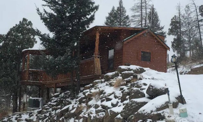 Alto Cabina | cabina totalmente equipada para una escapada de fin de semana con parrilla de propano y bañera de hidromasaje