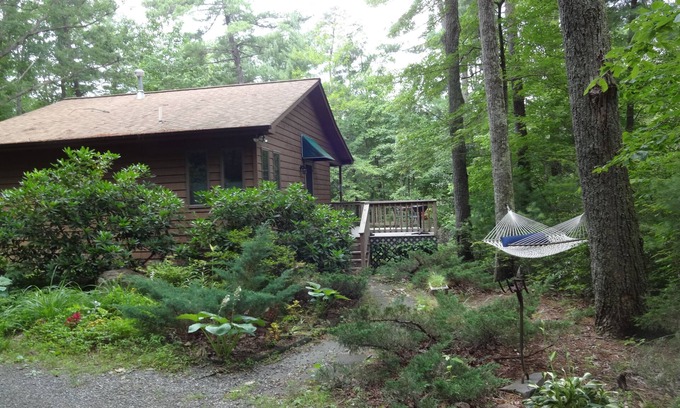 Dyke Cabina | Fully equipped, romantic cabin for 2 in the Blue Ridge Mountains