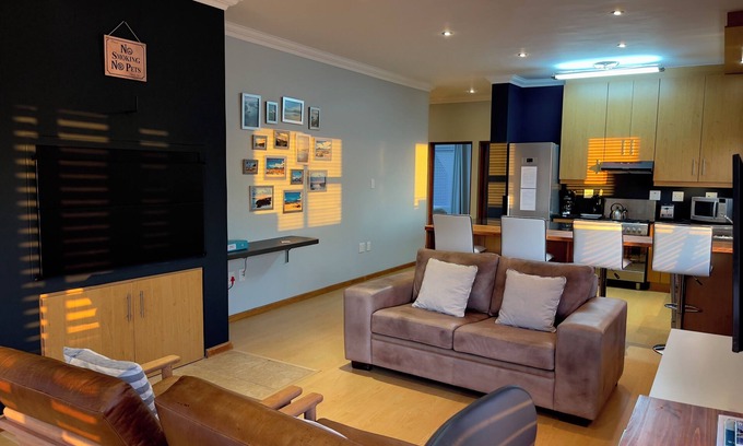 De Kelders Apartamento | Cómodo apartamento totalmente equipado con cocina, a pasos de la costa.