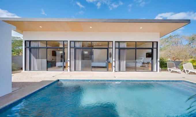 Tamarindo Apartamento | Estudio totalmente equipado con ubicación central.