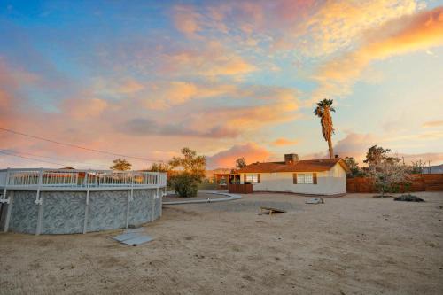 Joshua Tree Casa | Fully Fenced Hot Tub Pool Grill