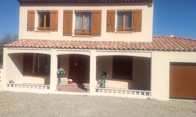 Saint-Genies-de-Fontedit Villa | Villa totalmente equipada con piscina privada en el histórico pueblo de Circulade