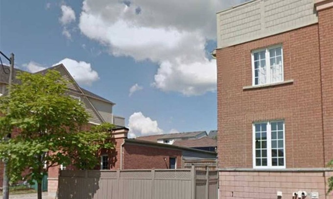 York University Heights Casa | Fully Furnished Bright and Luxurious Bedroom in North York-6