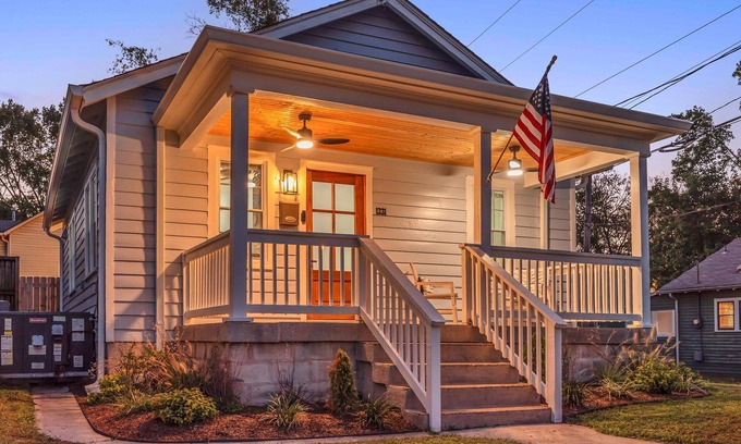 Germantown Casa | Fully Furnished Bungalow with Deck Near City Center