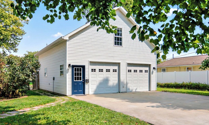 Lincoln Apartamento | Fully Furnished Detached Garage Apartment Near Downtown Lincoln