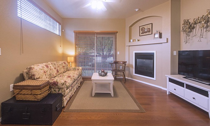 Fort Collins Condominio | EJECUTIVO TOTALMENTE AMUEBLADO CONDOMINIO DE 2 HABITACIONES / 2 BAÑOS CERCA DE CSU Y DE LA CIUDAD ANTIGUA