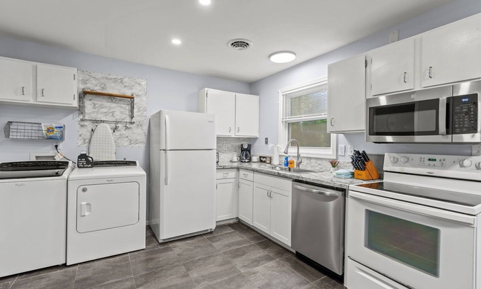 Chesterfield Casa | Fully furnished long-term home, dog-friendly, huge fenced-in backyard, office