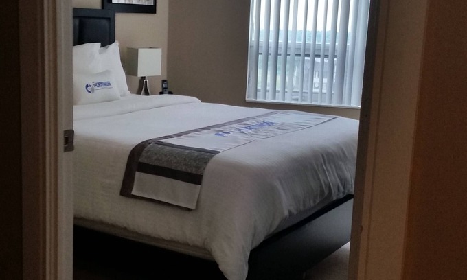 Downtown Mississauga Apartamento | Fully Furnished one Bedroom Apartment Square One Mississauga