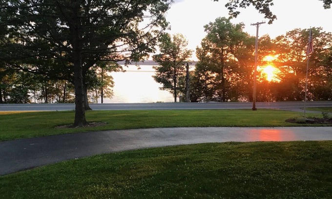 Town of Varick Casa | Fully Furnished Seneca Lake Lakefront Rental