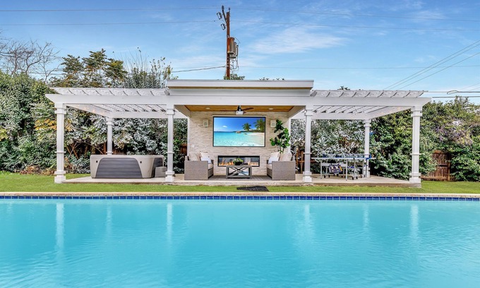 Shearer Hills - Ridgeview Casa | Fully Loaded | Private Pool, Games, Golf Near