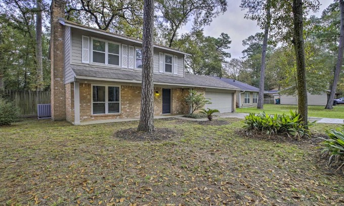 Grogan's Mill Casa | Fully Refurbished Home in Front of the Woodlands!