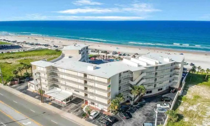 Bostwick Park Apartamento | Fully remodeled 1 bedroom studio