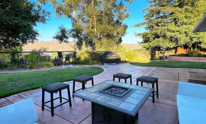 Vallejo Casa | Fully Remodeled home on top of the hill in Wine country with Hot Tub 🍷