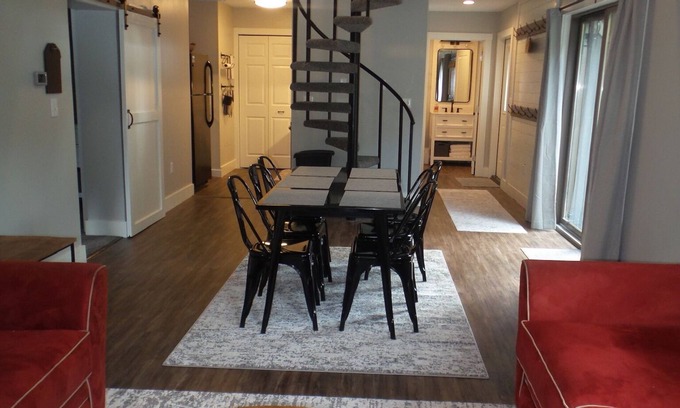 Clymer Condominio | Fully Remodeled Peek’n Peak Ski & Golf Condo - just steps from lift 8