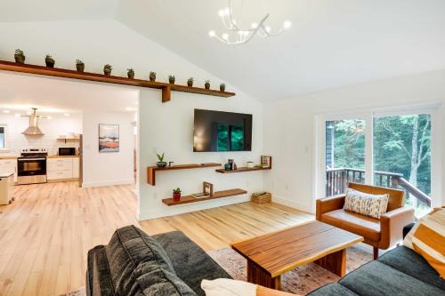Saugerties Casa | Fully Remodeled Saugerties Retreat on 7 Acres!