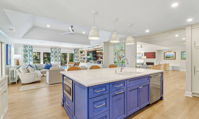 Heritage Woods Casa | FULLY RENOVATED, Gorgeous 3 Bedroom Sea Pines Home - Private Pool - Golf View