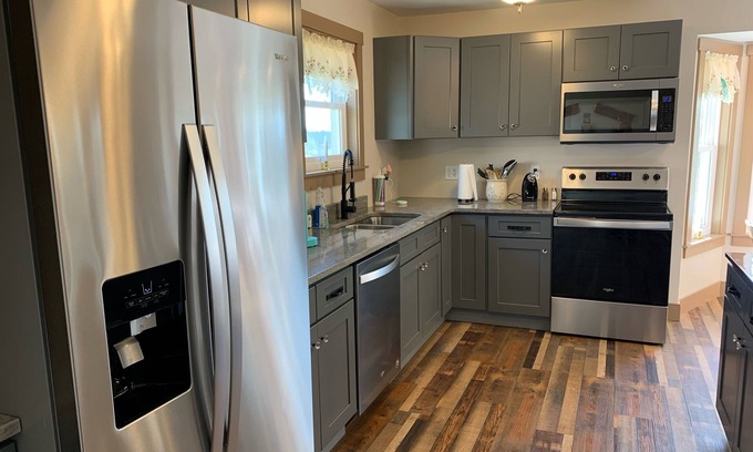 Corinth Casa | Fully renovated 3 bedroom 2 bath 5 miles to Ark Encounter with wheelchair access