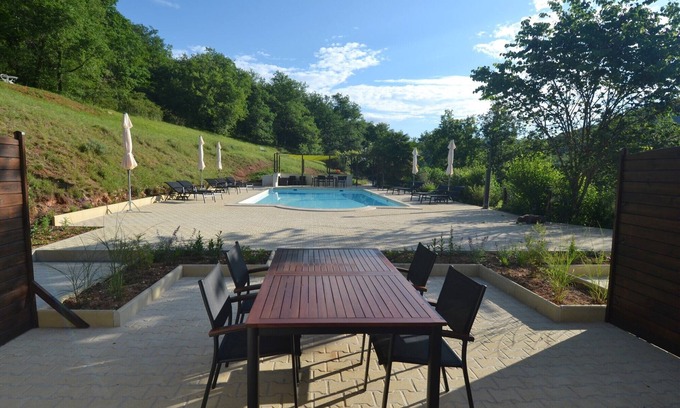 Souillac Casa | Casa rural 4P totalmente renovada con vistas a la piscina