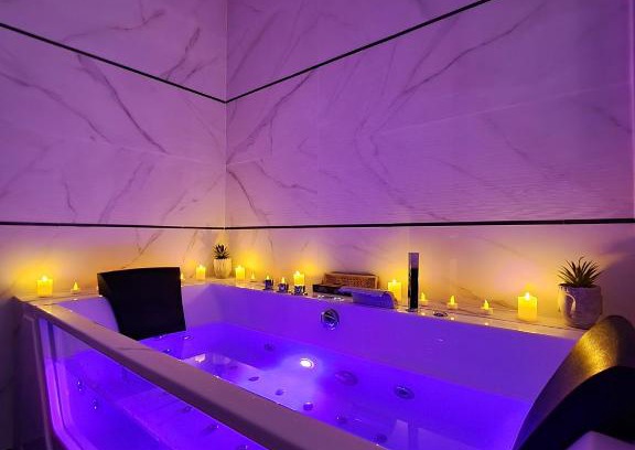 Le Castellet Chalet De Esquí | Fully renovated Chalet privatif suite romantique love balneo
