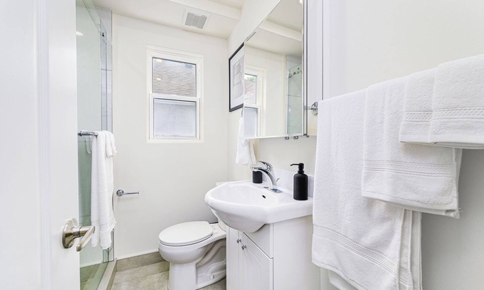 Smythe Park Casa | Fully renovated house in Toronto