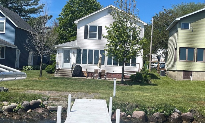Delavan Lake Casa | Fully renovated lake front home on Delavan’s North Shore