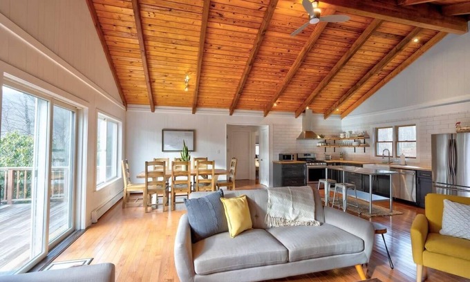 Roscoe Chalet De Esquí | Fulton House - Family Friendly Lodge in Roscoe