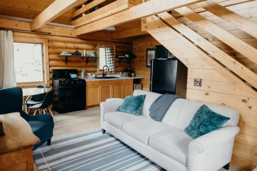 Wasilla Chalet De Esquí | Fun Alaska Log Cabin on Wooded Property!