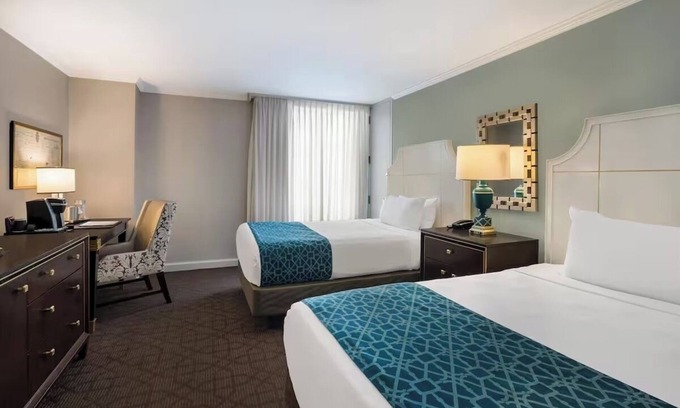 French Quarter Complejo | Fun and Comfort in French Quarter! 2 Comfortable Units, Pets Allowed, Pool!