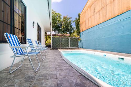 Parrita Casa | Fun! Great Location-near Beaches-shopping-medical