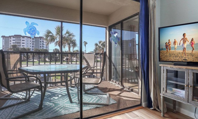 South Island Condominio | Fun In Sun On A Budget! 2B/2B Condo w/ Pool & Tennis! Walk to Beach!