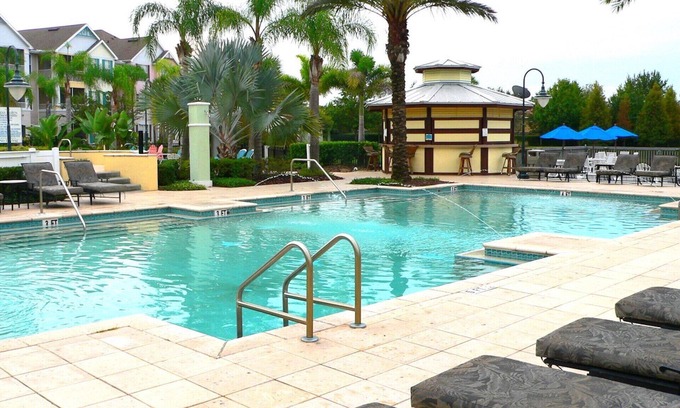 Kissimmee Villa | "DIVERSIÓN EN EL SOL" Villa de 2 dormitorios en el primer piso
