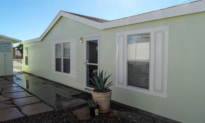 Desert Hills Casa | Nice Quiet Lake House Sleeps 6