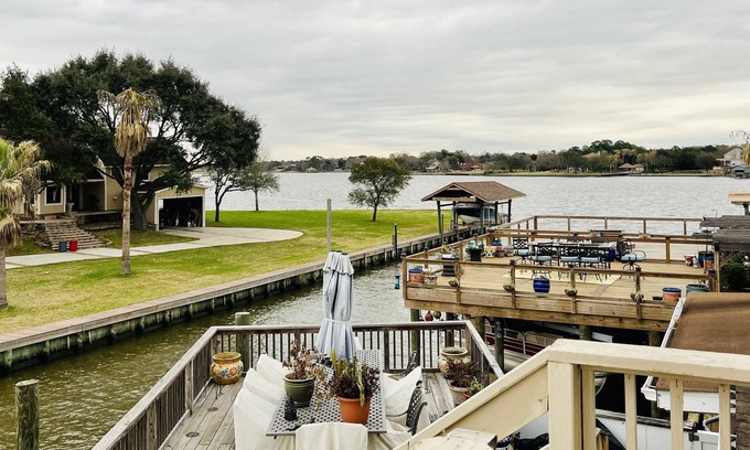 Taylor Lake Village Casa | Fun retreat on Clear Lake