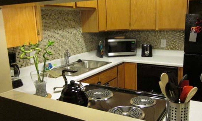 Poplar Grove Condominio | Diversión, moda y económico y agradable! 2 cama / 1BA Condo w / WIFI - 2 millas del centro de