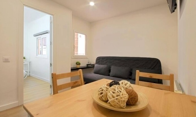 Collblanc y La Torrassa Apartamento | Funcional apartamento cerca de Barcelona
