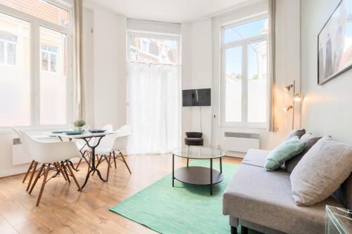 Saint-Maurice Pellevoisin Apartamento | Functional flat close to the station