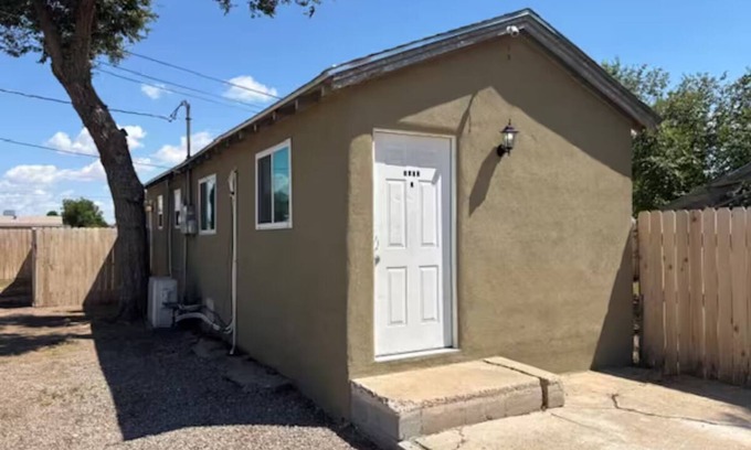 Roswell Casa | Functional, Fun & Convenient!