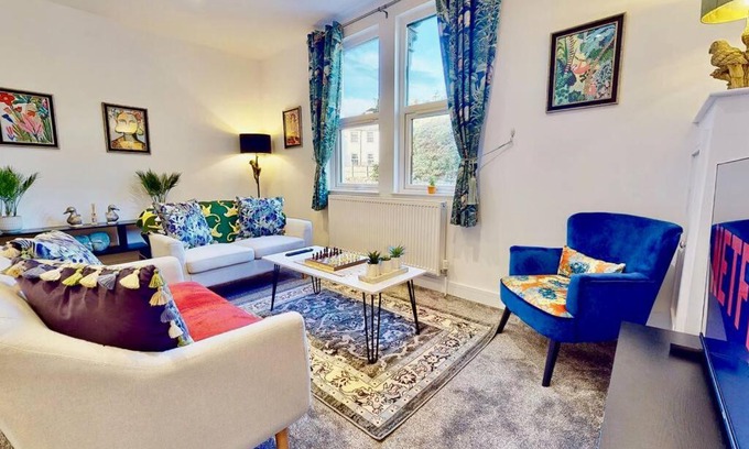 Rochester East Ward Apartamento | Funky 2 Bed (split level) Apartment in the Heart of Historic Rochester