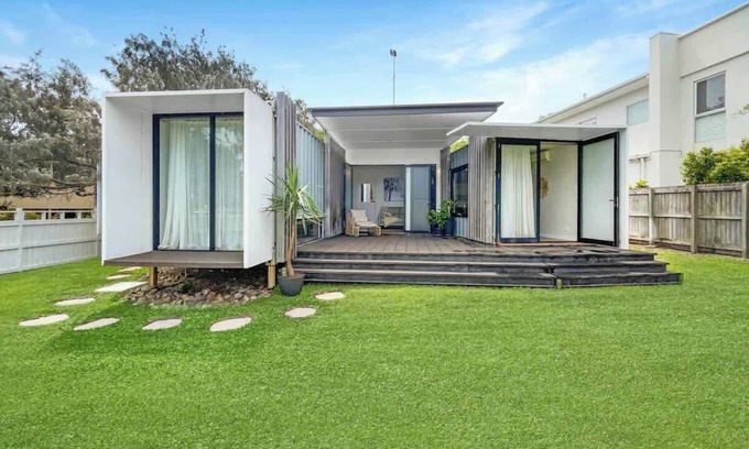 Buddina Casa | Funky Beachfront House Opposite Kawana Surf Club