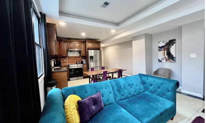 Chinatown Apartamento | Funky & Bright 4 Bed Apt in Prime location!