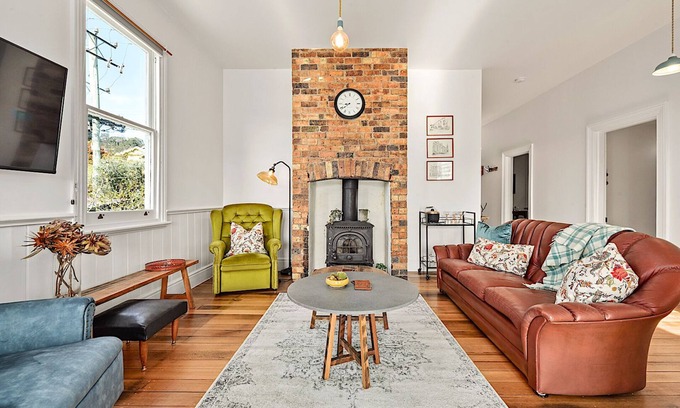 South Launceston Cabaña | Funky cottage in South
