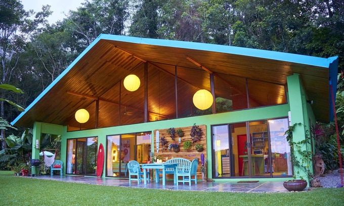 Lagunas Casa | Funky Jungalow con vista al mar! 10min a la playa!