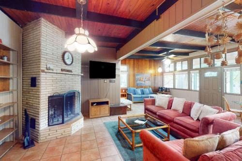 McQueeney Casa | Funshine