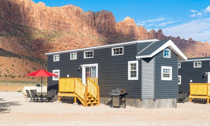 Moab South Valley Complejo | FunStays Glamping Tiny House w Loft - Site 2