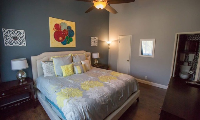 Hermosa Village Condominio | Funtierland + Radiator Springs + Walk to Disneyland + 3 piscinas + Netflix