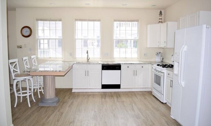 Townsend's Inlet Casa | Furbaby Friendly! Beach House!!!