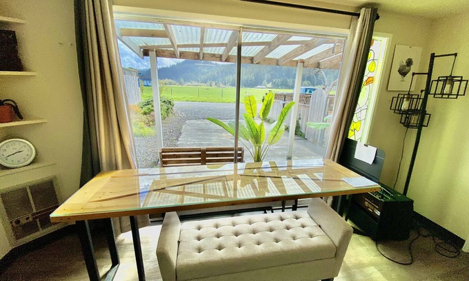 Ferndale Apartamento | Furnished 1-bedroom, 1- bath in scenic Ferndale